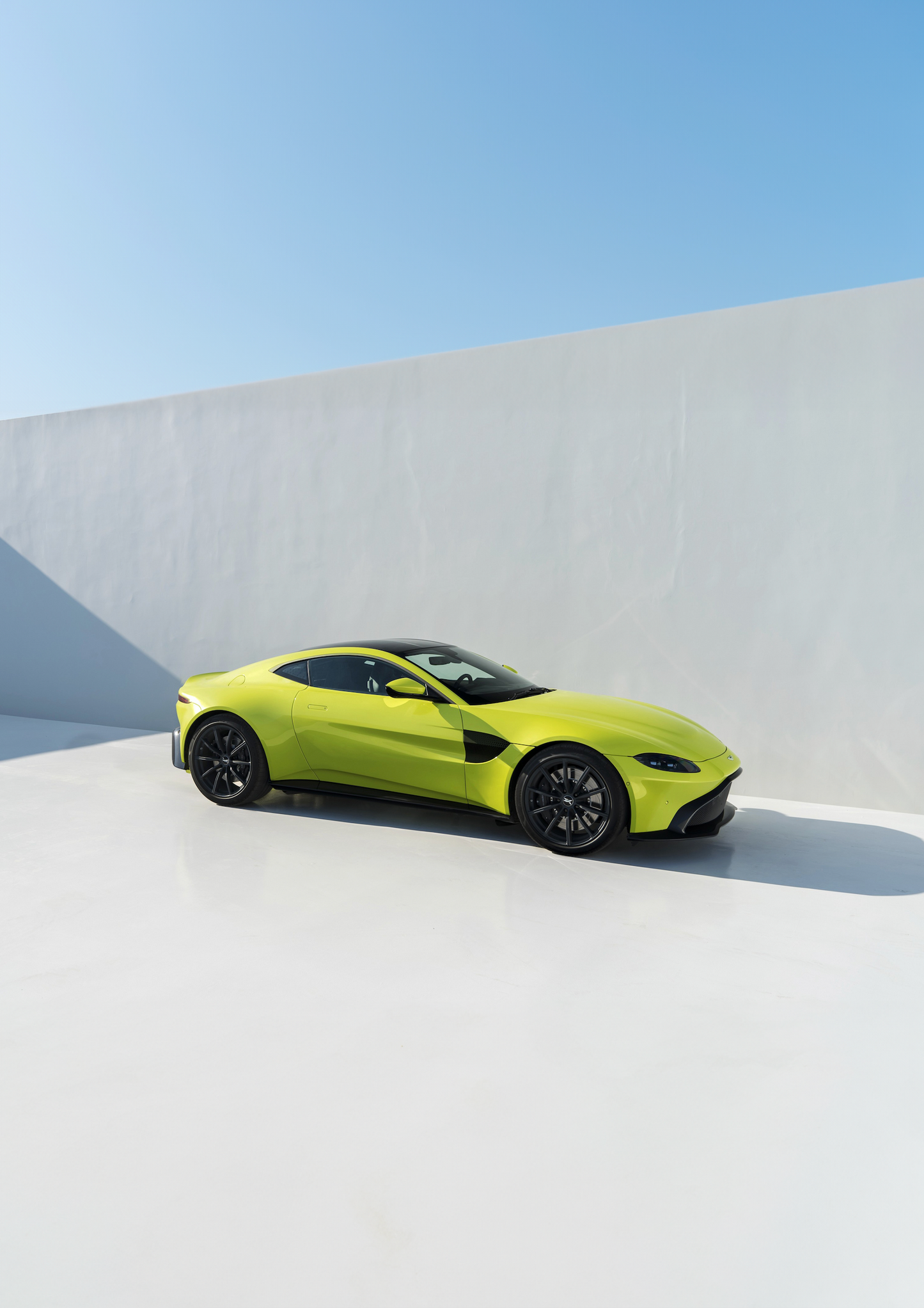 ASTON MARTIN VANTAGE COUPÉ