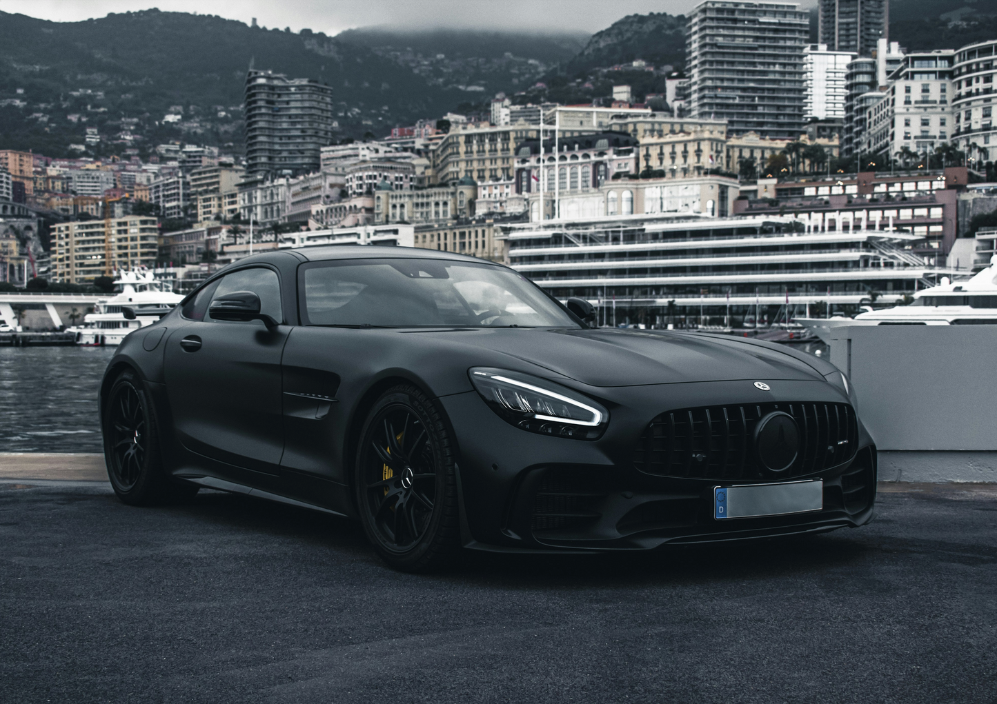 MERCEDES BENZ AMG GTR