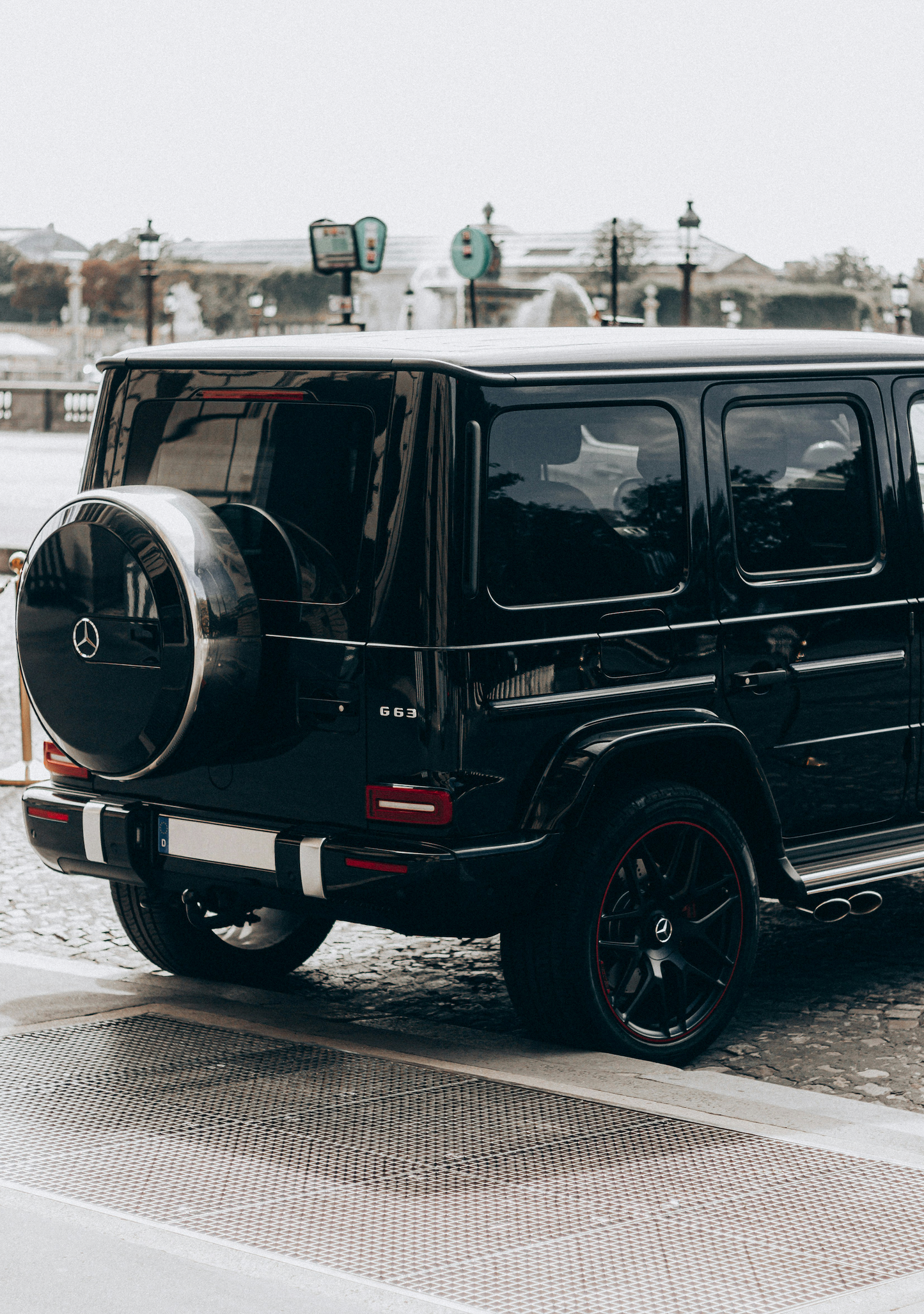 MERCEDES BENZ G63 AMG